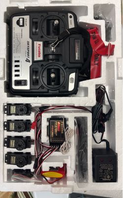Futaba SkySport 4 T4VF transmitter complete with receiver servis and charger. For RC Airplane