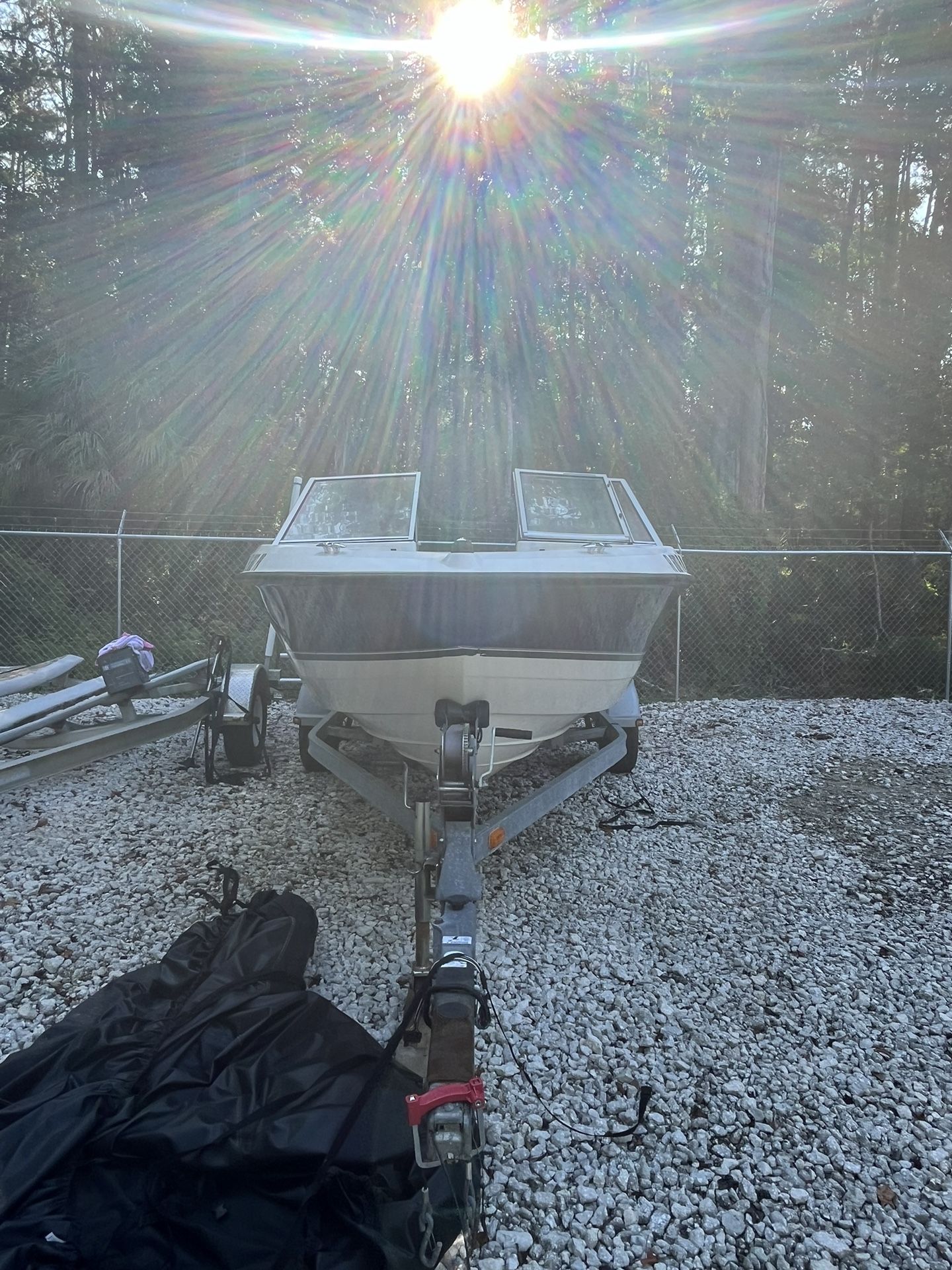 Bayliner Discovery Inboard Outboard 2010 19 Foot With 135 HP Engine