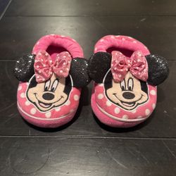 Girl, Minnie, Mouse Slippers Size Medium, 7/8C 