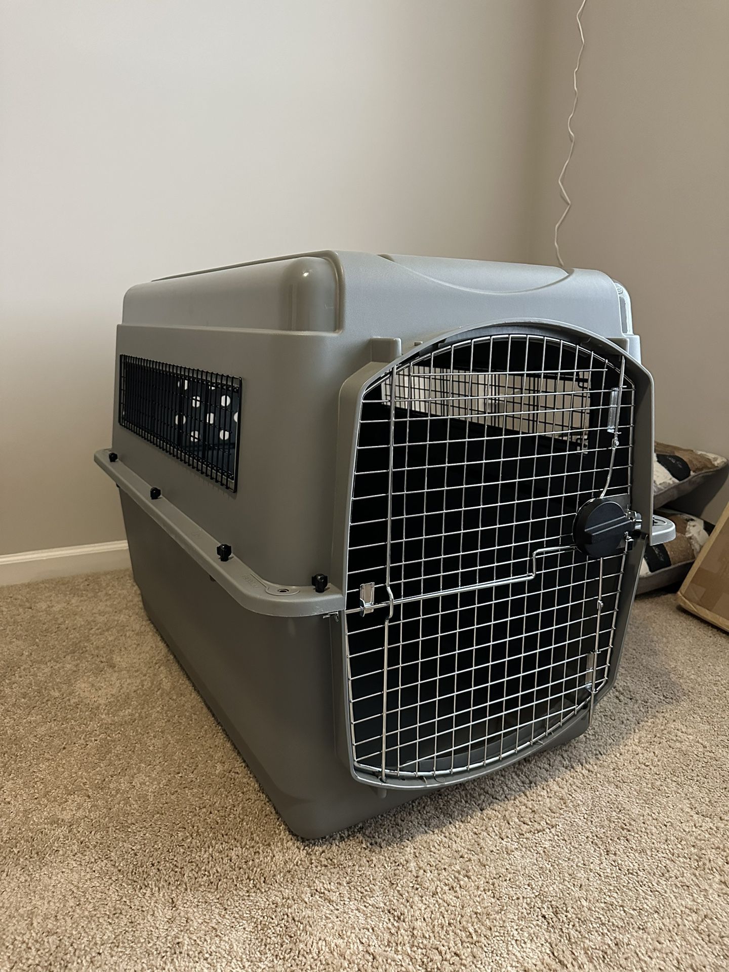 Kennel Pet Carrier, 40 Inch for Sale in Augusta, GA - OfferUp