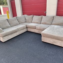 Comfy Nice Sectional Couch🔥🔥