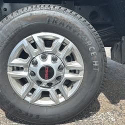 2025 GMC 2500 HD Wheel And Tire 8 Lugs