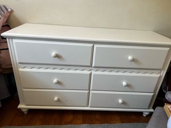 White wood dresser