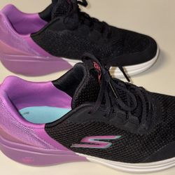 Skechers Women’s Shoe (Size 9.5) 