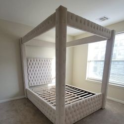 Brand New/ White Queen Canopy Bed Frame Cama// 