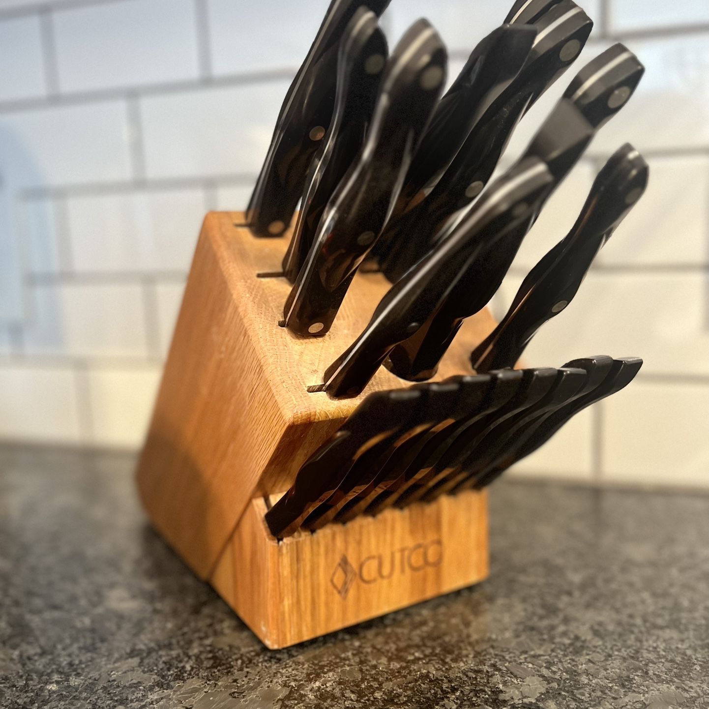 Cutco 19 pi Kitchen Knife Set Cherry Wood Stand - Classic Dark Brown w  9-1/4” French Chef upgraded knife. Set is complete and in almost new  condition for Sale in Westfield, IN - OfferUp