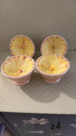 Set of 4 Vintage dessert bowls