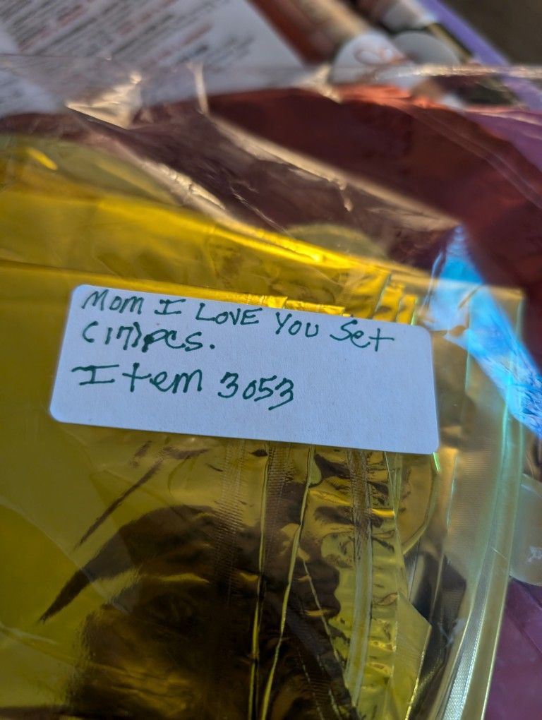 MOM SET (17 PEICES) NON SMOKING HOME 