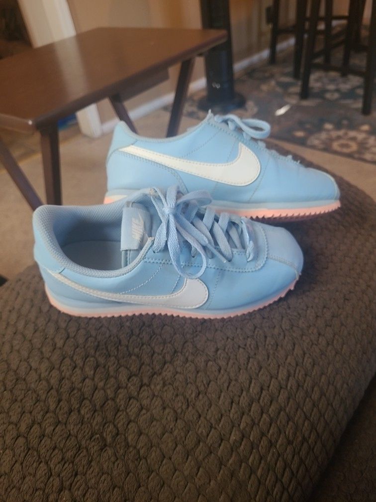 Girls Nike Cortez Size 3.5