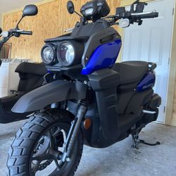 2023 Blue Yamaha Zuma 125
