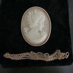 Elegant Cameo Brooch With 18” Necklace 