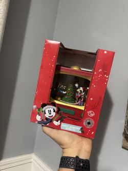 NEW Disney Mickey & Minnie Retro TV LED Christmas Village 2025 ALDI Exclusive