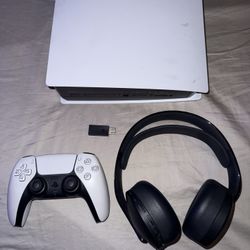 Selling PS5 With Controller And Headphones.