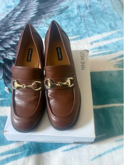 NIKE WEST Shoes size 7 (new)