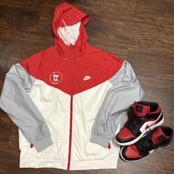 Nike windbreaker - Red Grey - Size L (fits good on a M)