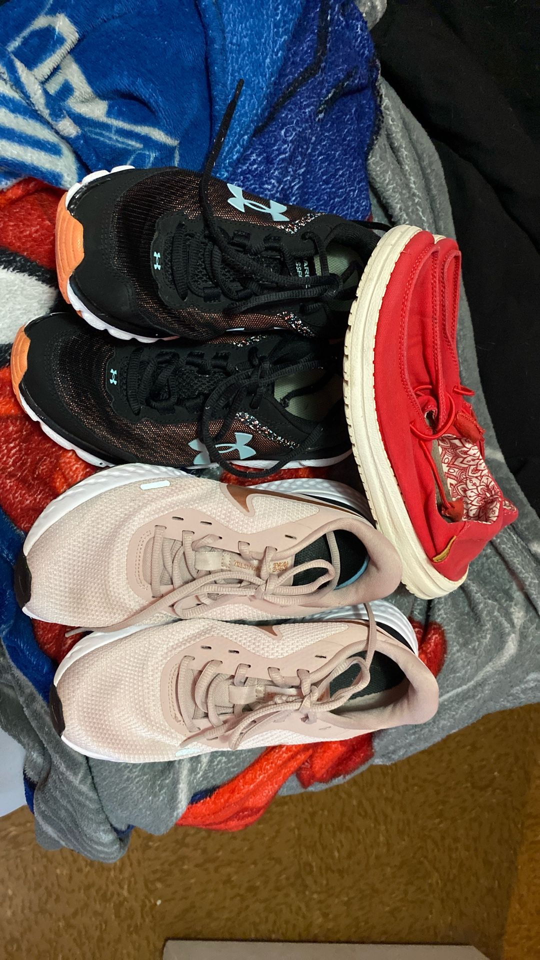 Girls shoes 