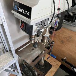 Delta DP300L 12-inch benchtop drill press