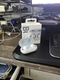 Samsung Earbuds 1st Gen.