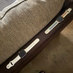 2 APPLE WATCHES SERIES 3 44m