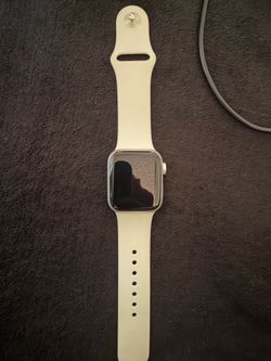 Apple Watch SE (GPS) (2nd Generation) 40mm Case - Aluminum