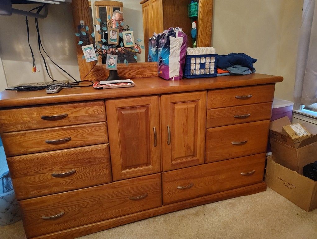 Dresser And King Size Bed Will Sell Separately 
