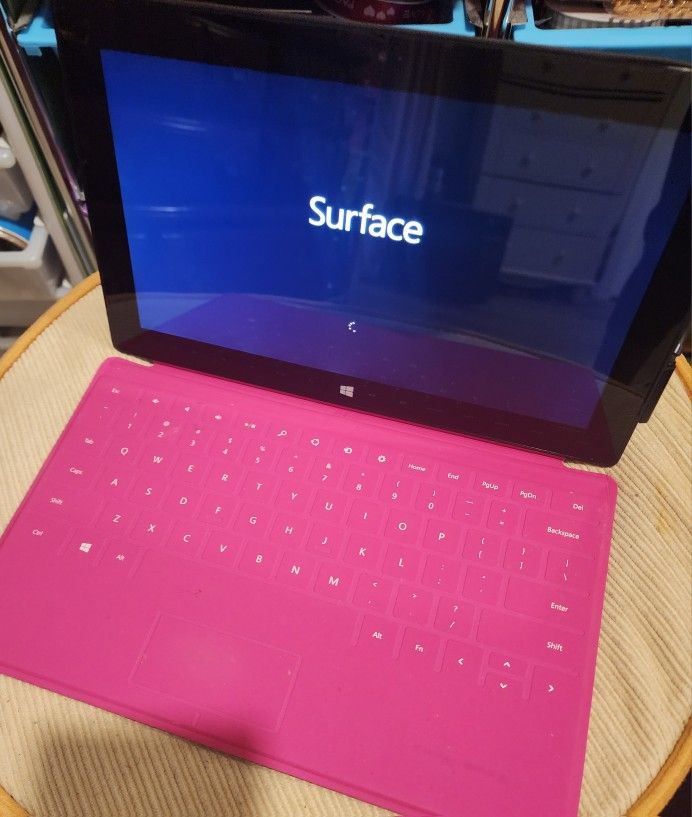 LIKE NEW Surface RT