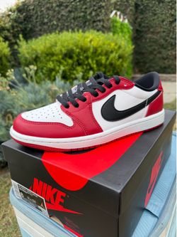 Jordan 1 Retro Low Chicago Size 8 Brand New / DS