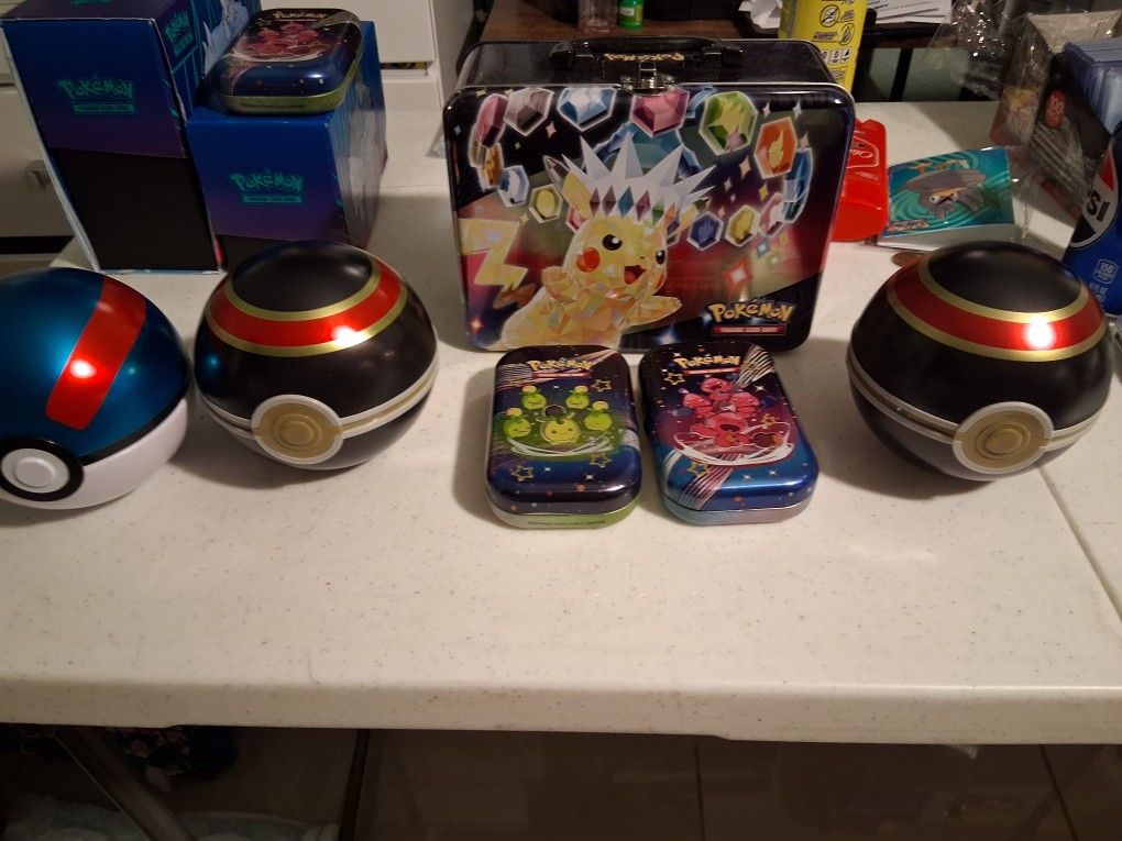 Pokemon Ball & Tins