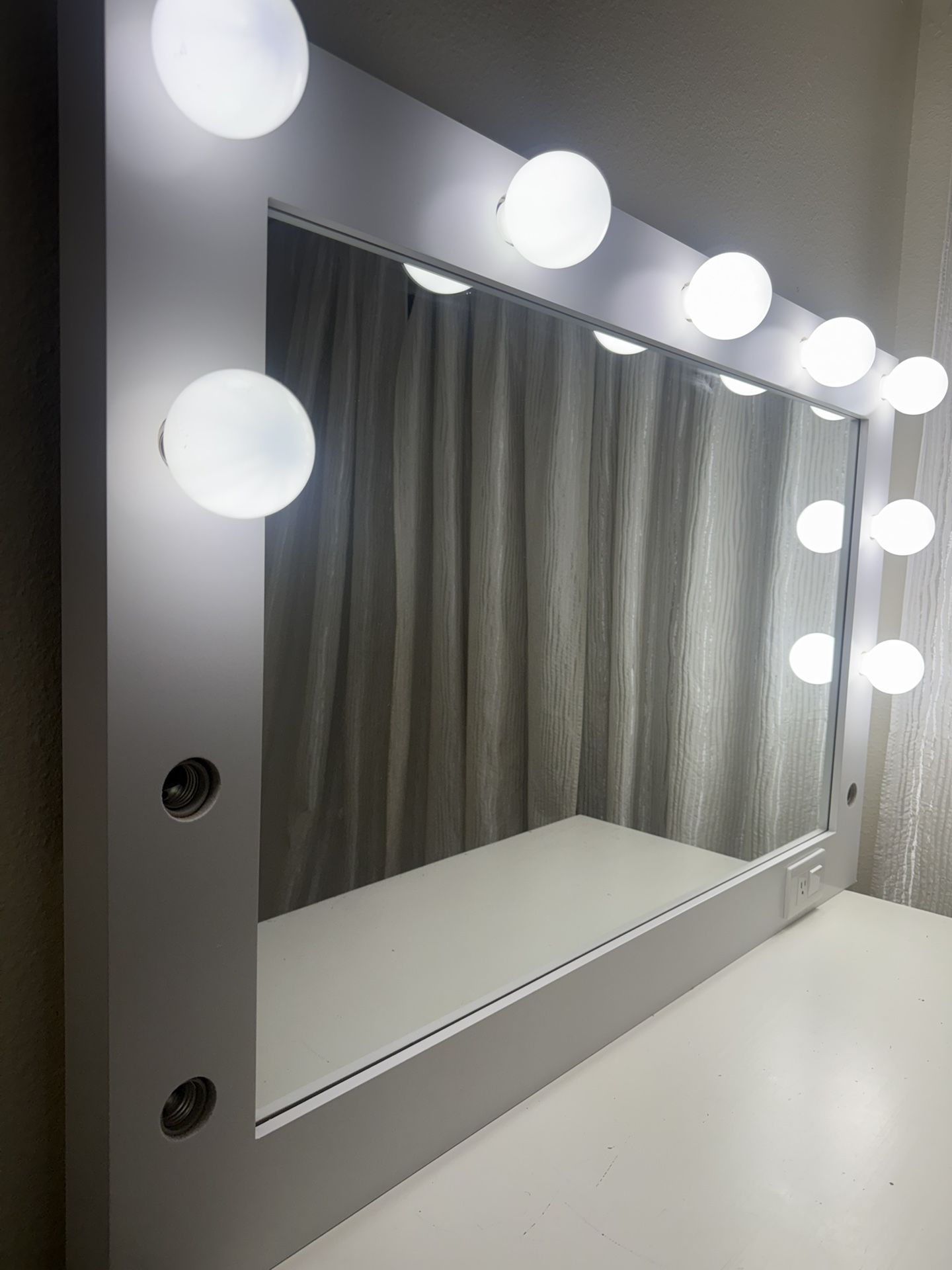 Make Up Vanity Top