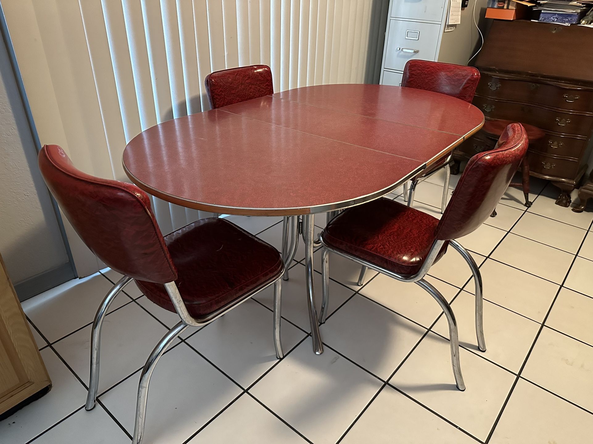 Rare Classic Virtue brothers 50s Folding Table & Chairs Set