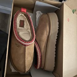 Ugg Tazz Size 8