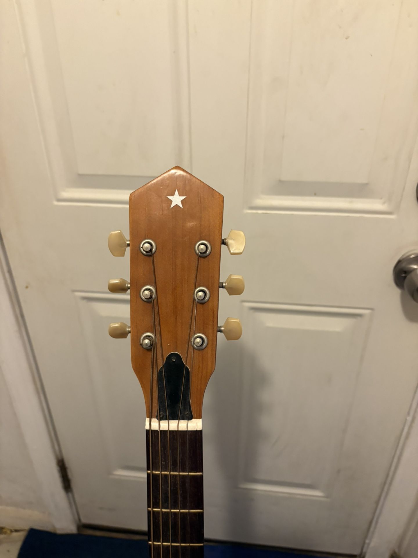 Beautiful Lonestar Guitar Sounds Great $125 Or Best Offer. Thank You