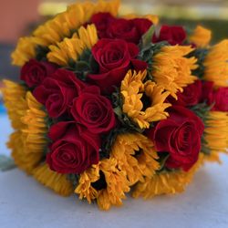 Rose Bouquet & Sunflowers 🌻 