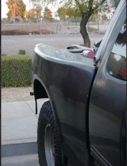 Black 1999 Ford F-150