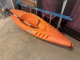 9ft Pelican Kayak With Paddle