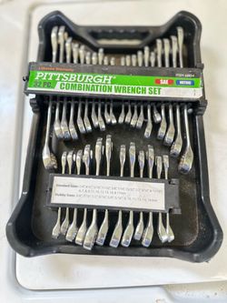 Pittsburgh 32 PC Combination Wrench Set SAE & Metric