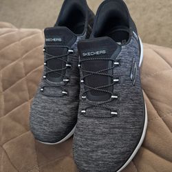 Women’s sketchers shoes size 8