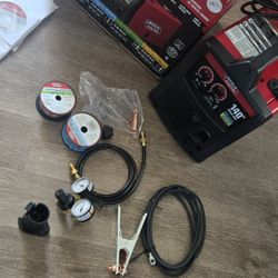 Lincoln Electric
Weld-Pak 140 Amp MIG and Flux-Core Wire Feed Welder, 115V, Aluminum Welder