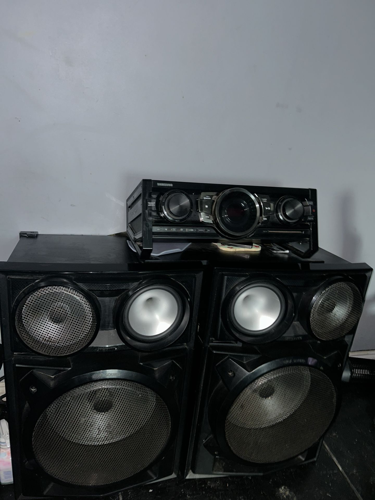 Samsung GIGA System Bluetooth Stereo