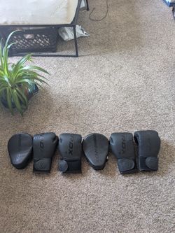 RDX Boxing Gloves & Focus Mitts 2 Set – Like New