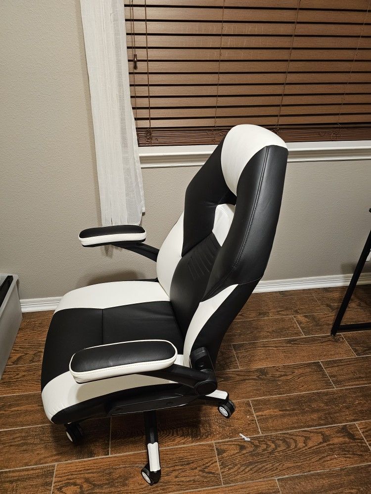RS Gaming Chair