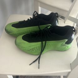 Size 7 basketball shoes