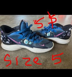 Boys shoes  under 5-15$
