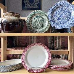 Lot Vintage Roseville Pottery Stoneware Bean Pot & Lid USA 6 Spongeware Plates,1 Dish Red Blue Green
