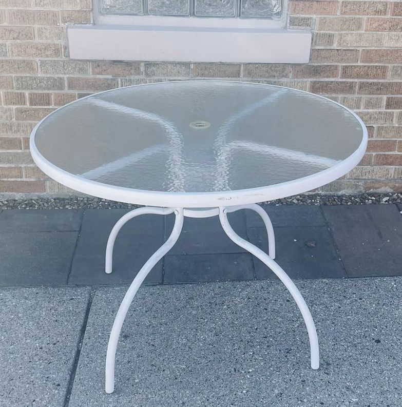 40” Outdoor Patio Table Tempered Glass with Umbrella Hole Mesa de terraza de vidrio