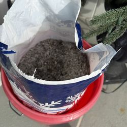 Bag of rock salt/free