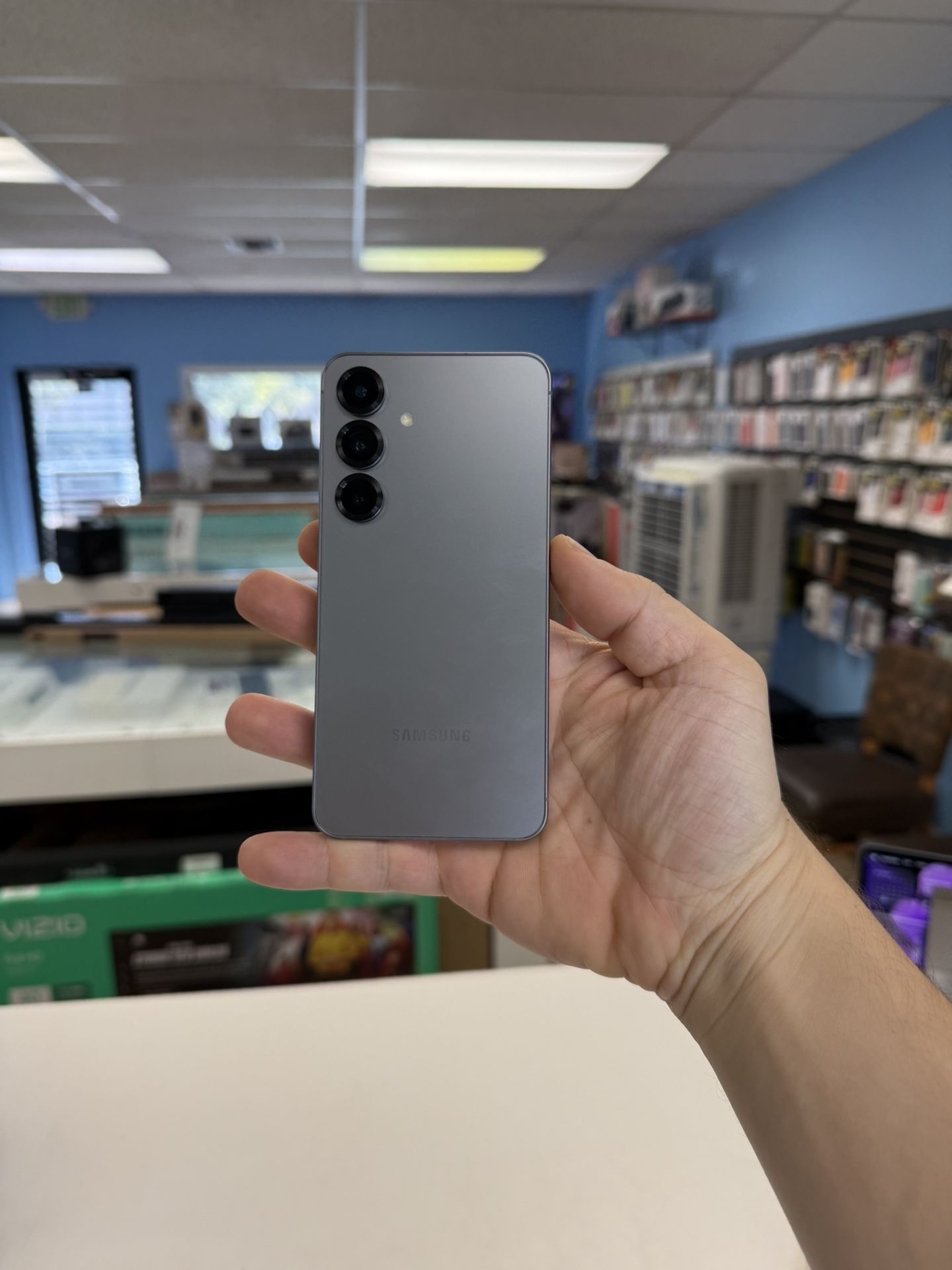 Galaxy S25 Silver Shadow 256 GB Factory Unlocked with Samsung warranty till 2026