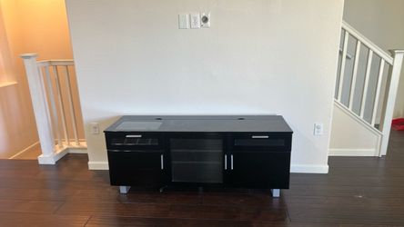 Free Tv stand
