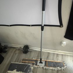 Dust Mop With 4 Extra Dust Mop Heads And 3 Cans Of Cleaner 