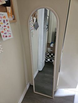 Standing Arched Accent Mirror